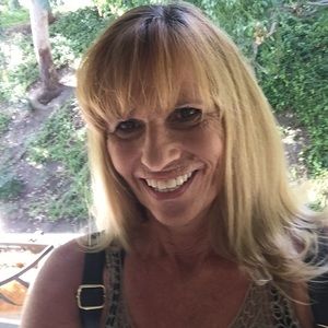 Meet your Posher, Debbie